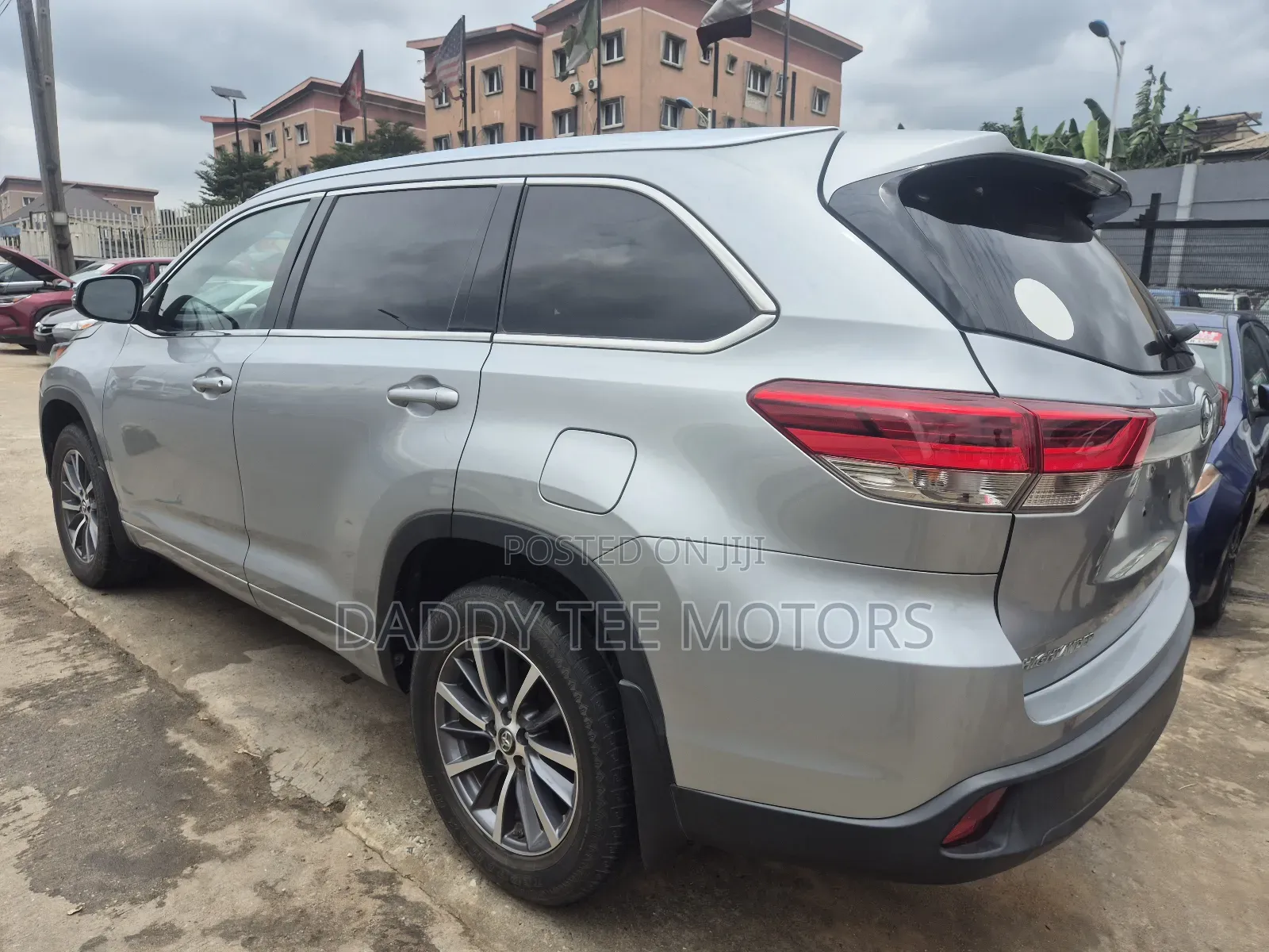 Toyota Highlander XLE 4x4 V6 (3.5L 6cyl 8A) 2018 Blue