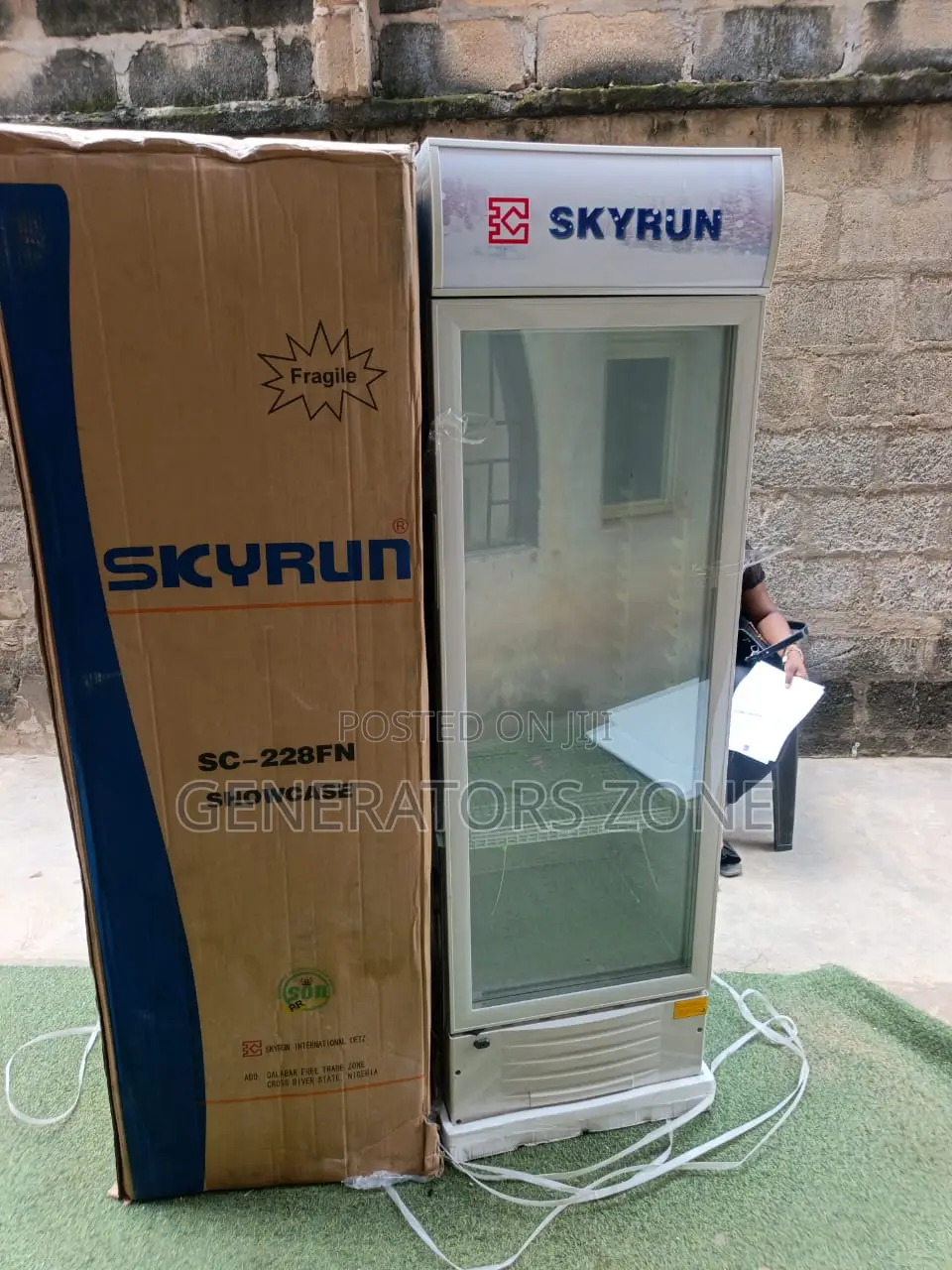 Skyrun SC-228FN Drinks Showcase Refrigerator 228L