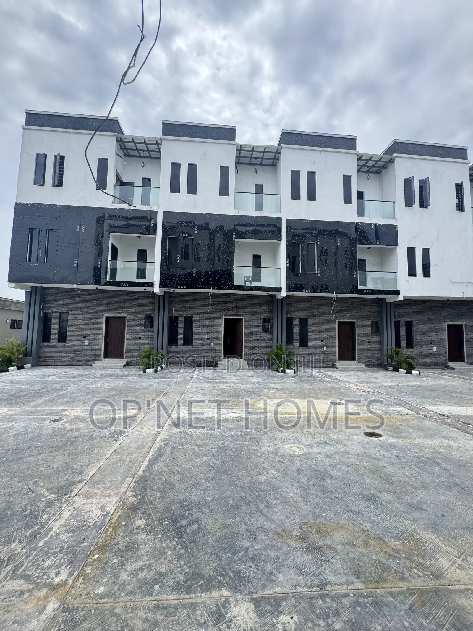 4bdrm Duplex in Lekki for sale