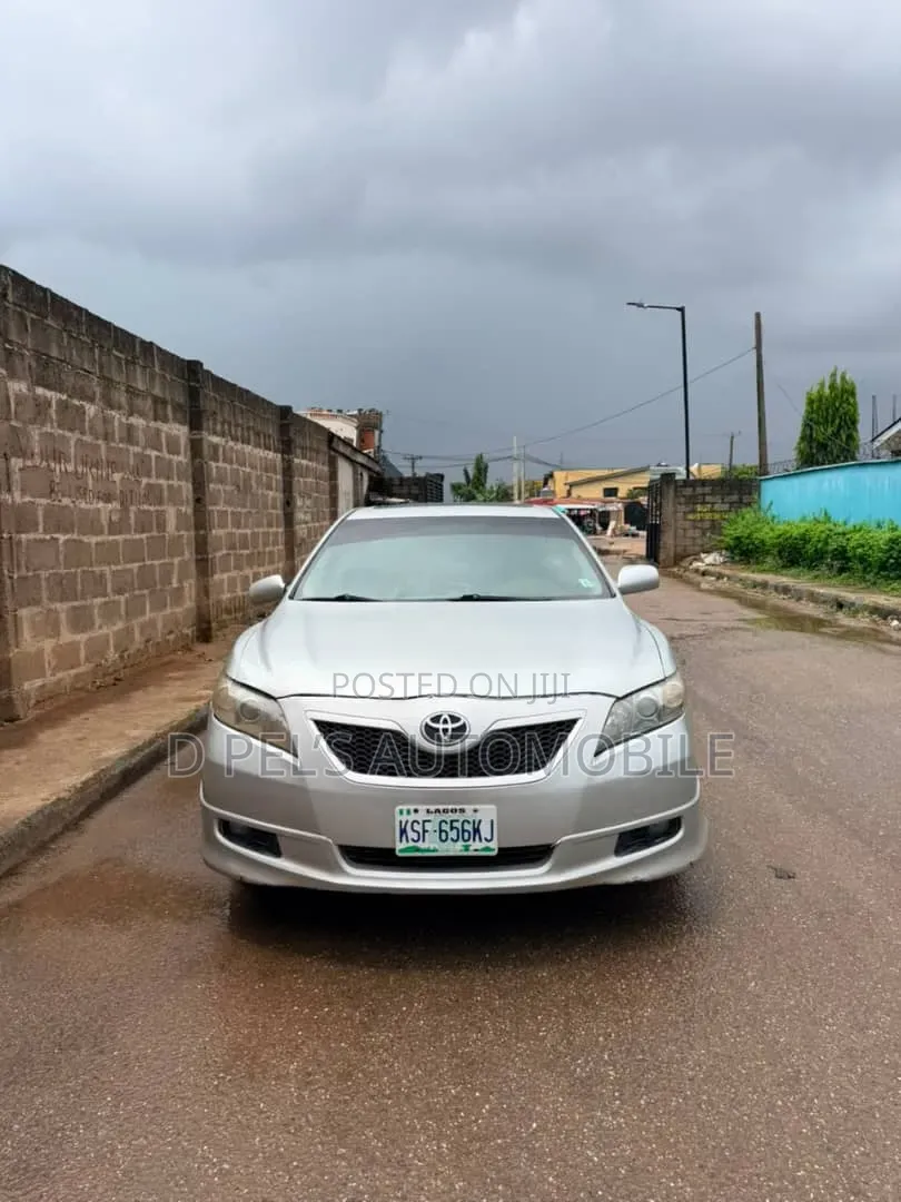 Toyota Camry 2.4 SE Automatic 2008 Silver