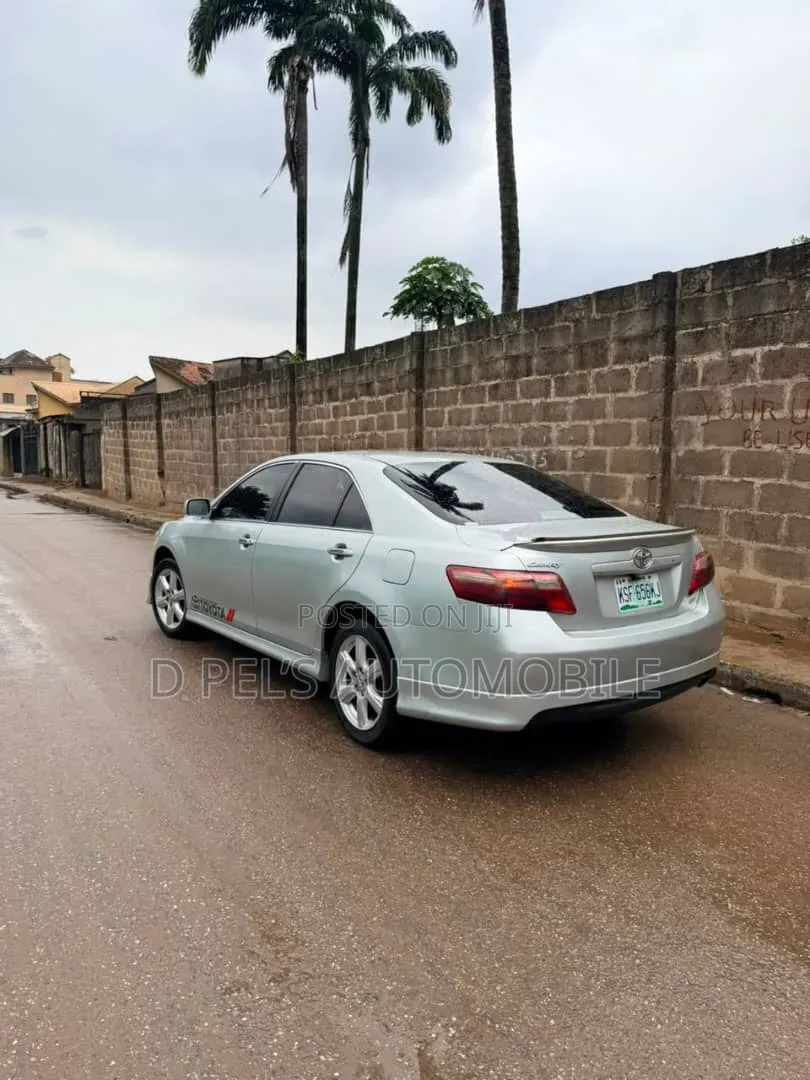 Toyota Camry 2.4 SE Automatic 2008 Silver