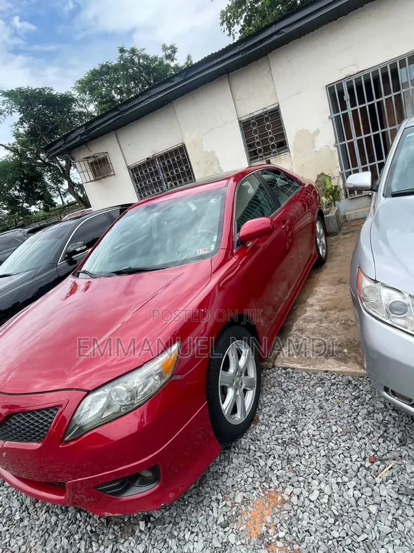 Toyota Camry SE 4dr Sedan (2.5L 4cyl 6A) 2011 Red