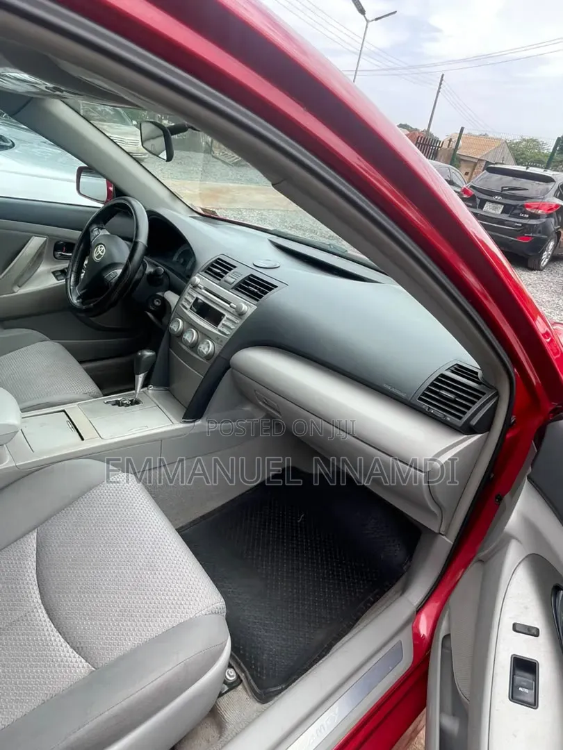Toyota Camry SE 4dr Sedan (2.5L 4cyl 6A) 2011 Red
