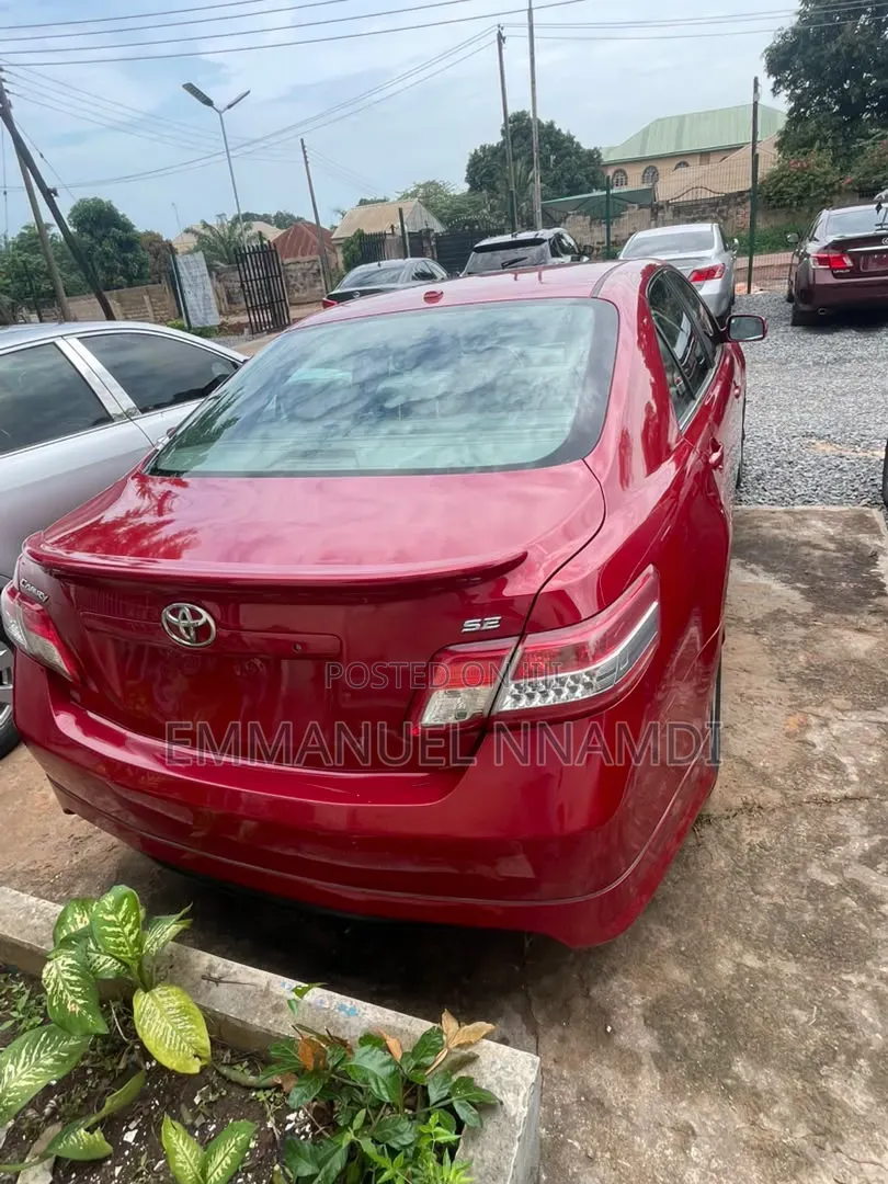 Toyota Camry SE 4dr Sedan (2.5L 4cyl 6A) 2011 Red