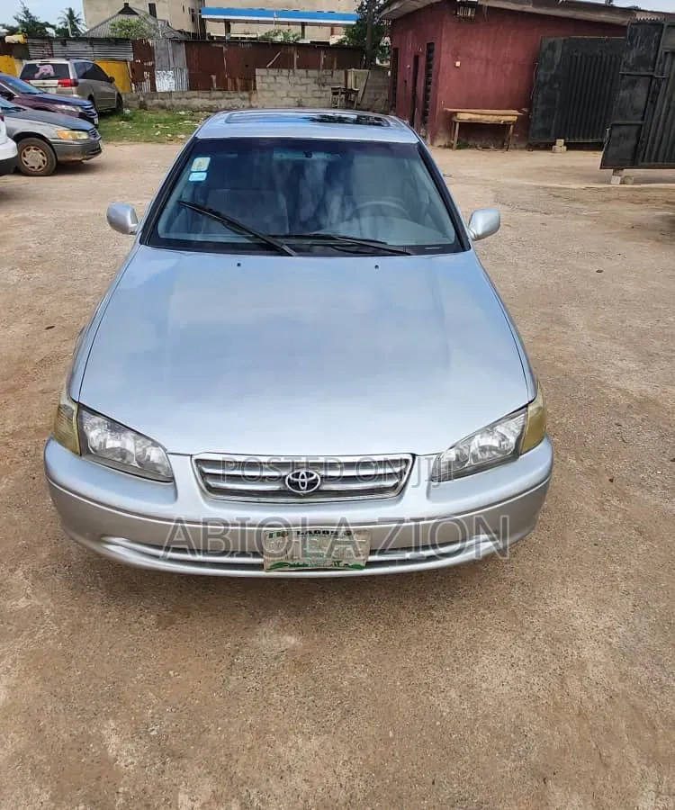 Toyota Camry LE 4dr Sedan (2.2L 4cyl 4A) 2001 Silver