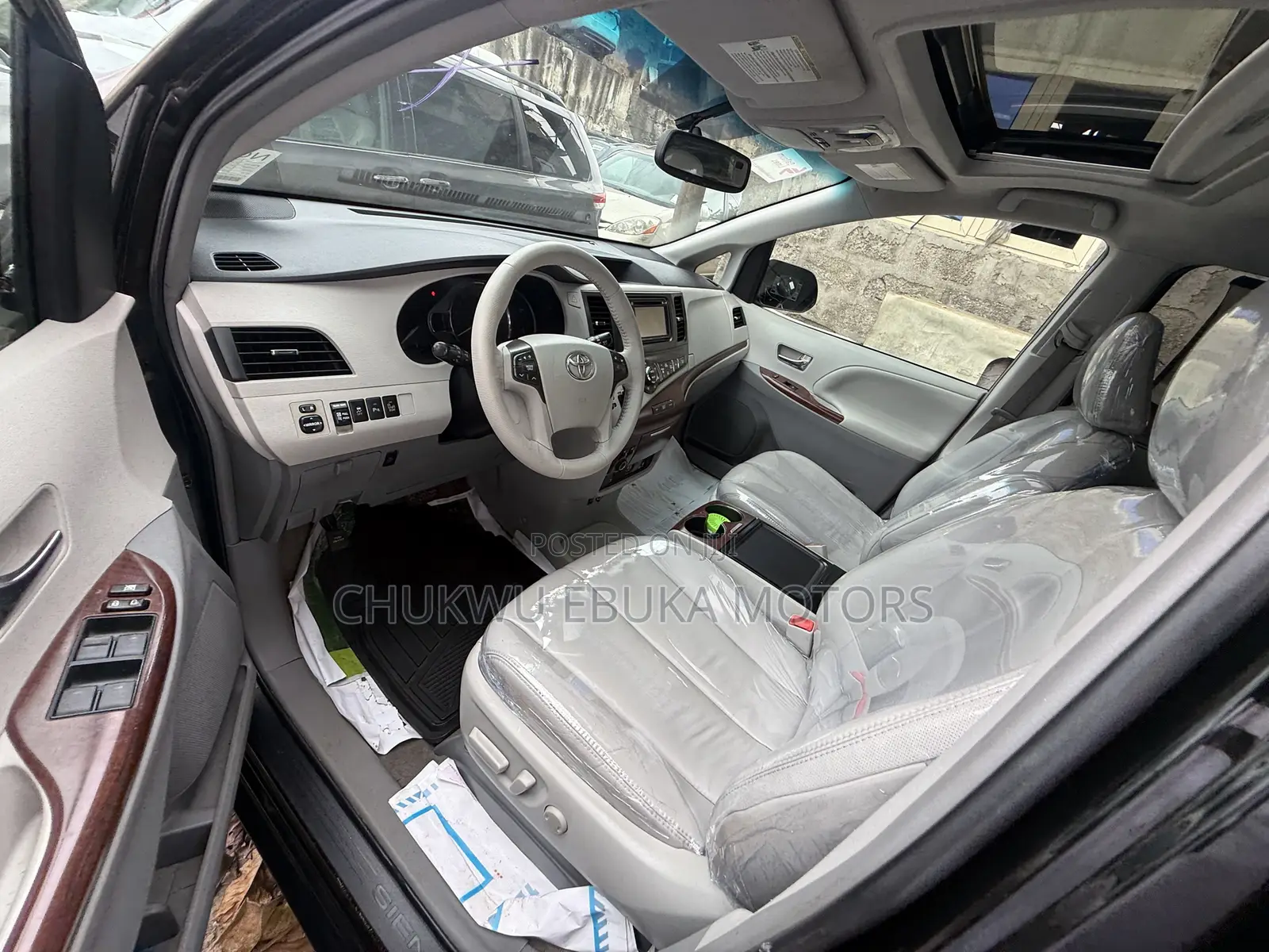 Toyota Sienna XLE 8-Passenger 4dr Minivan (3.5L 6cyl 6A) 2014 Black
