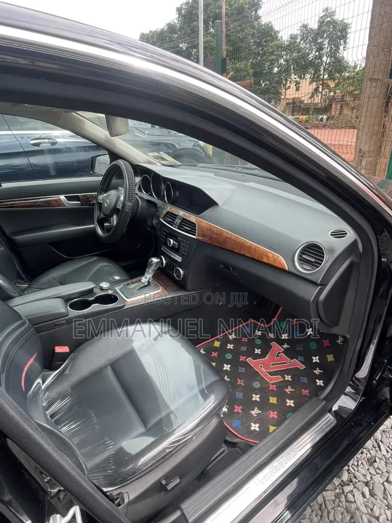 Mercedes-Benz C300 Luxury 4Matic Sedan AWD (3.0L 6cyl 7A) 2012 Black
