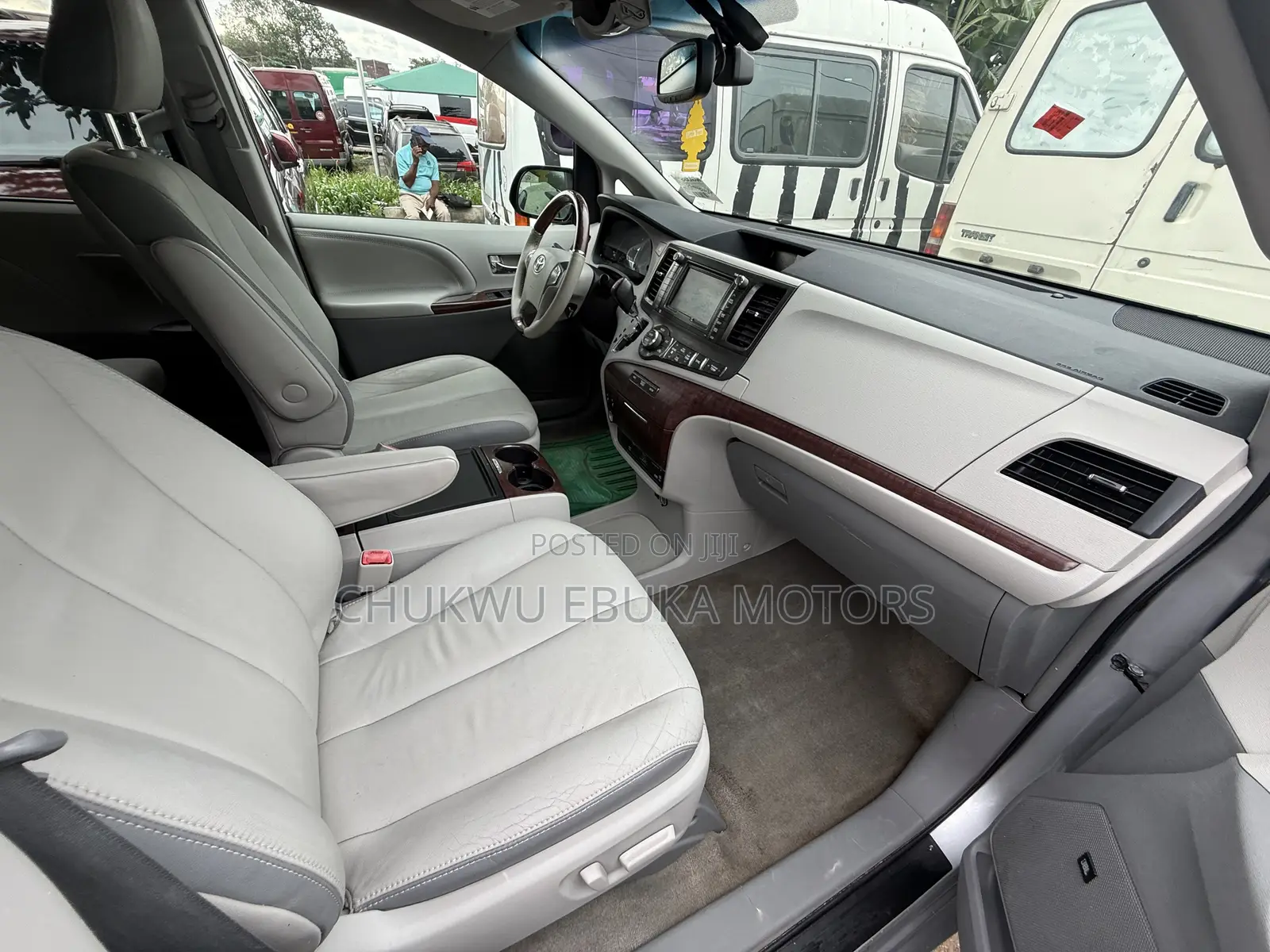 Toyota Sienna Limited 7-Passenger 4dr Minivan AWD (3.5L 6cyl 6A) 2014
