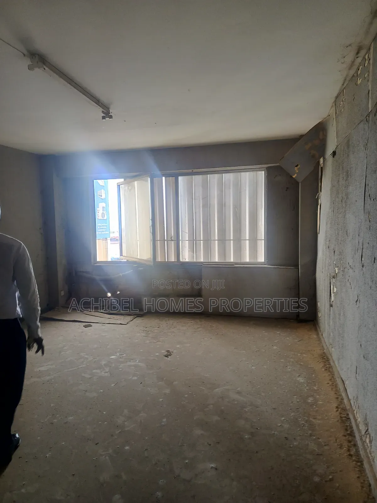 A 23.44 Square Meter Office Space