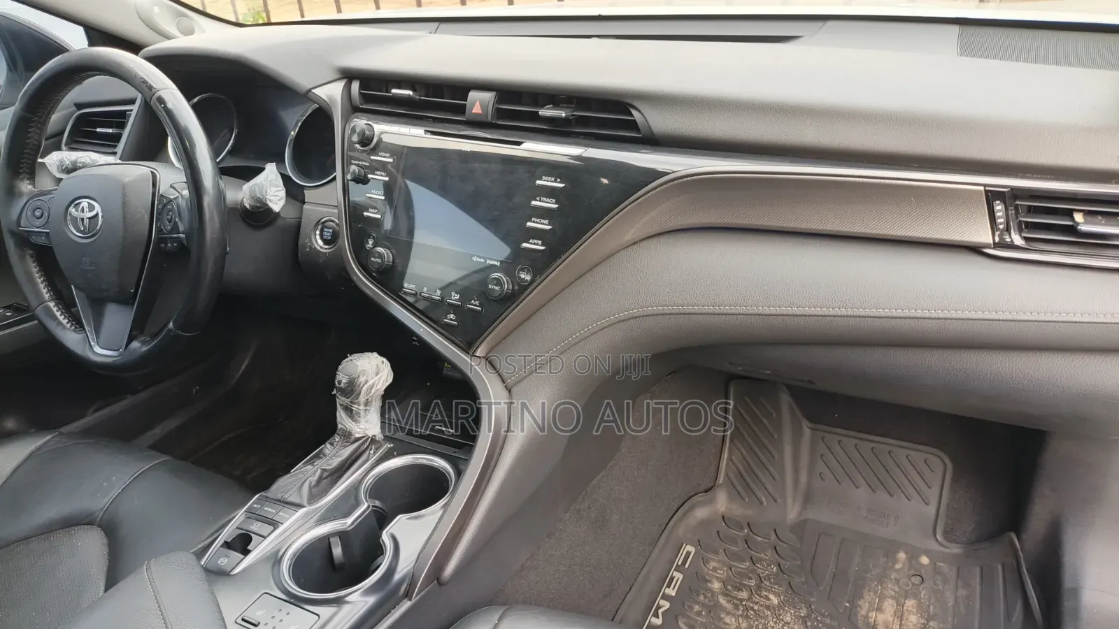 Toyota Camry 2020 White