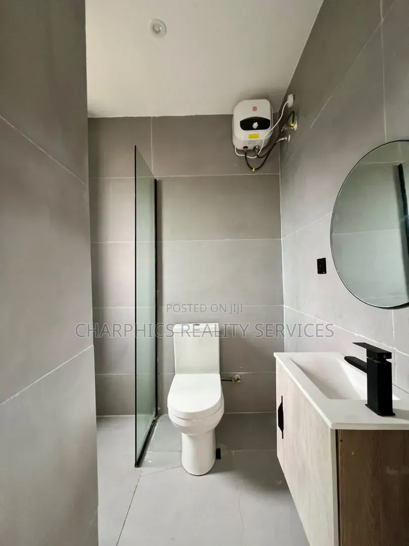 2bdrm Apartment in Lekki Phase 1 for sale