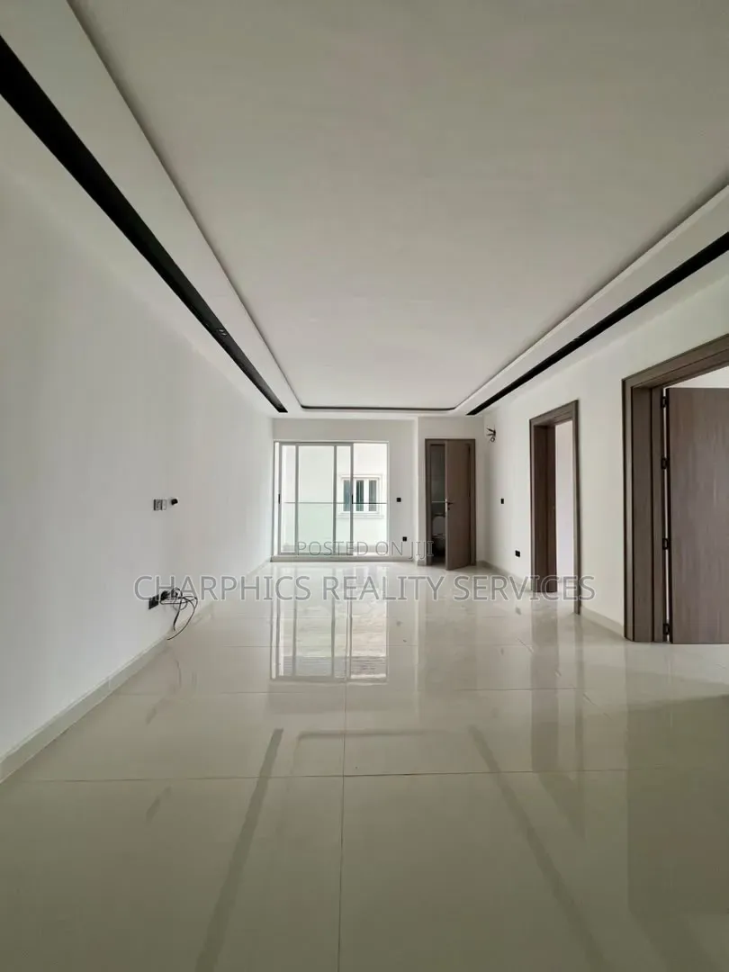 2bdrm Apartment in Lekki Phase 1 for sale