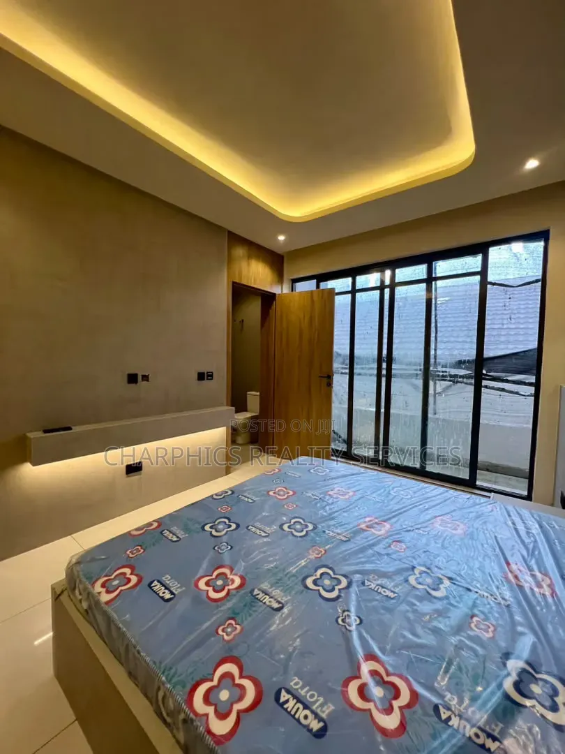 2bdrm Apartment in Lekki Phase 1 for sale