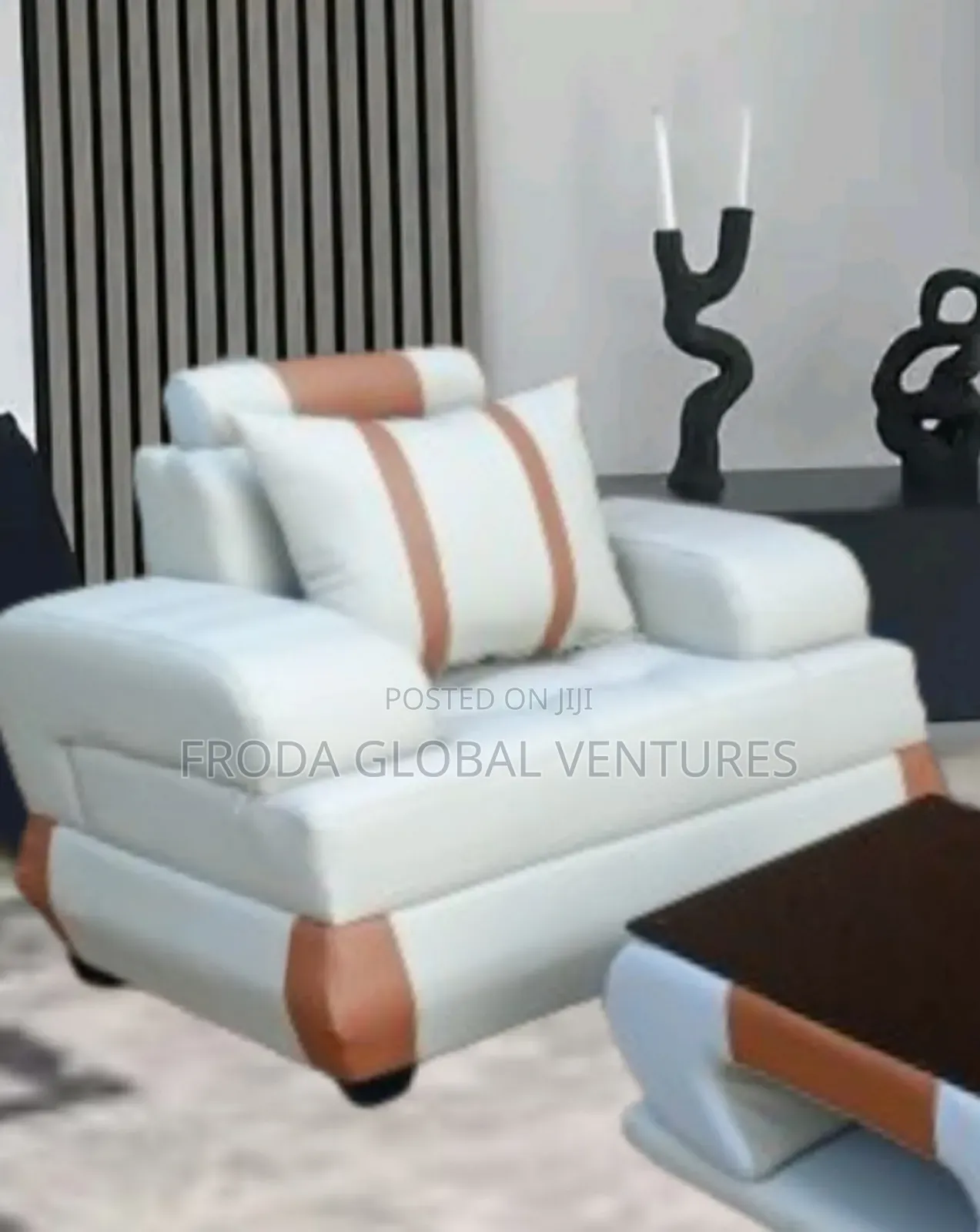 Quality Couch of L-Shape Sofa and Single Chair, Table. Jpla2