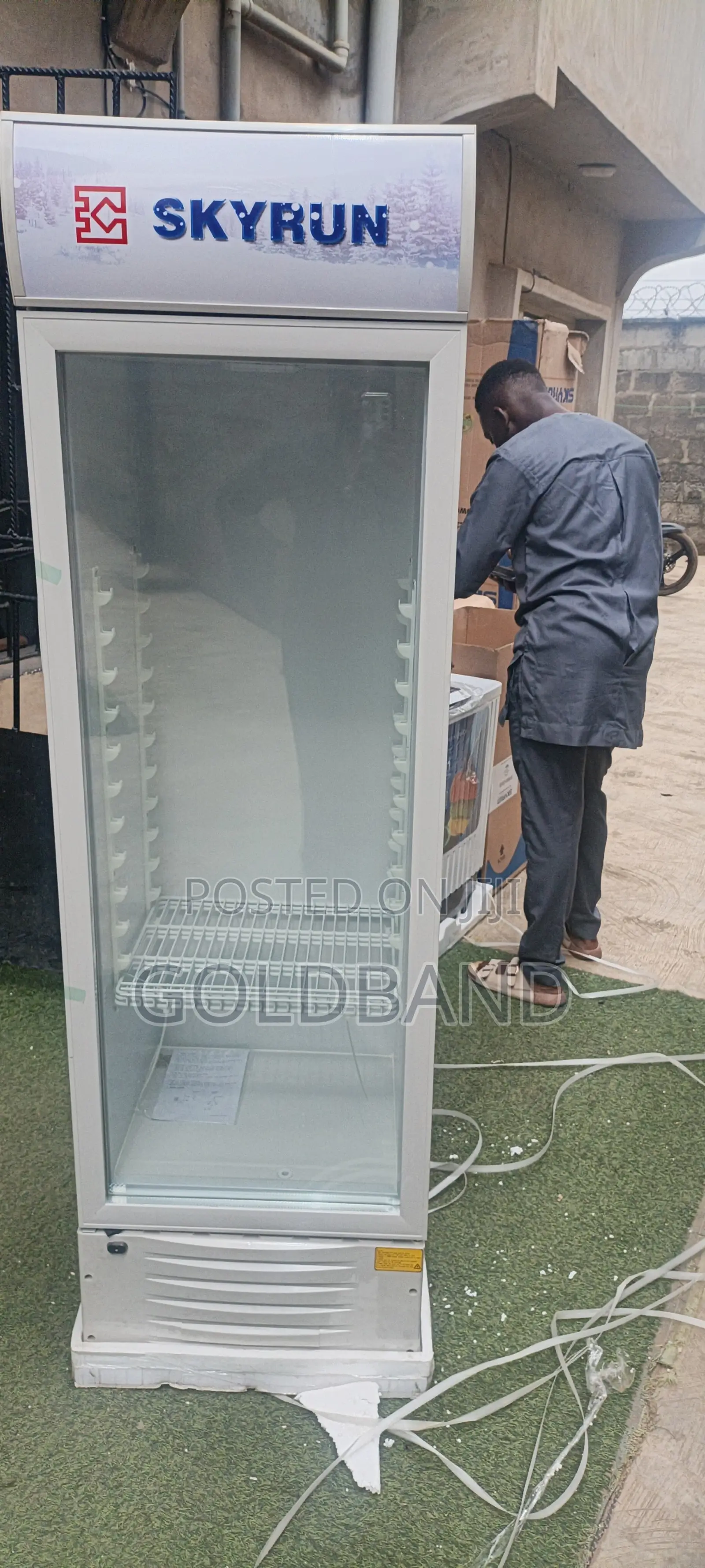 Skyrun SC-228FN 228L Chiller – Spacious Efficient