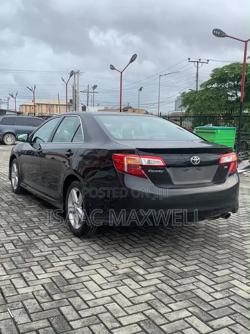 Toyota Camry SE 4dr Sedan (2.5L 4cyl 6A) 2013 Black