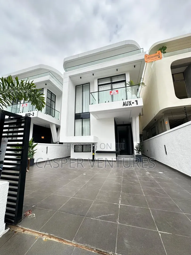 5bdrm Duplex in Orchid, Lekki Phase 2 for sale