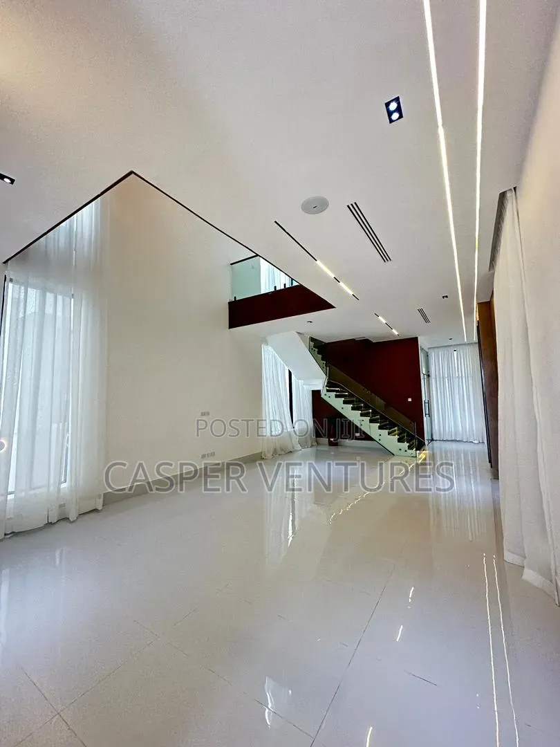 5bdrm Duplex in Orchid, Lekki Phase 2 for sale