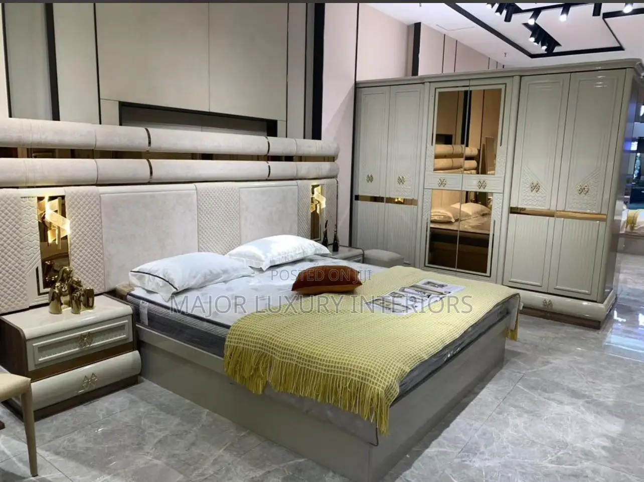 Higher Grade Comfortable Bed and Bedframe Set