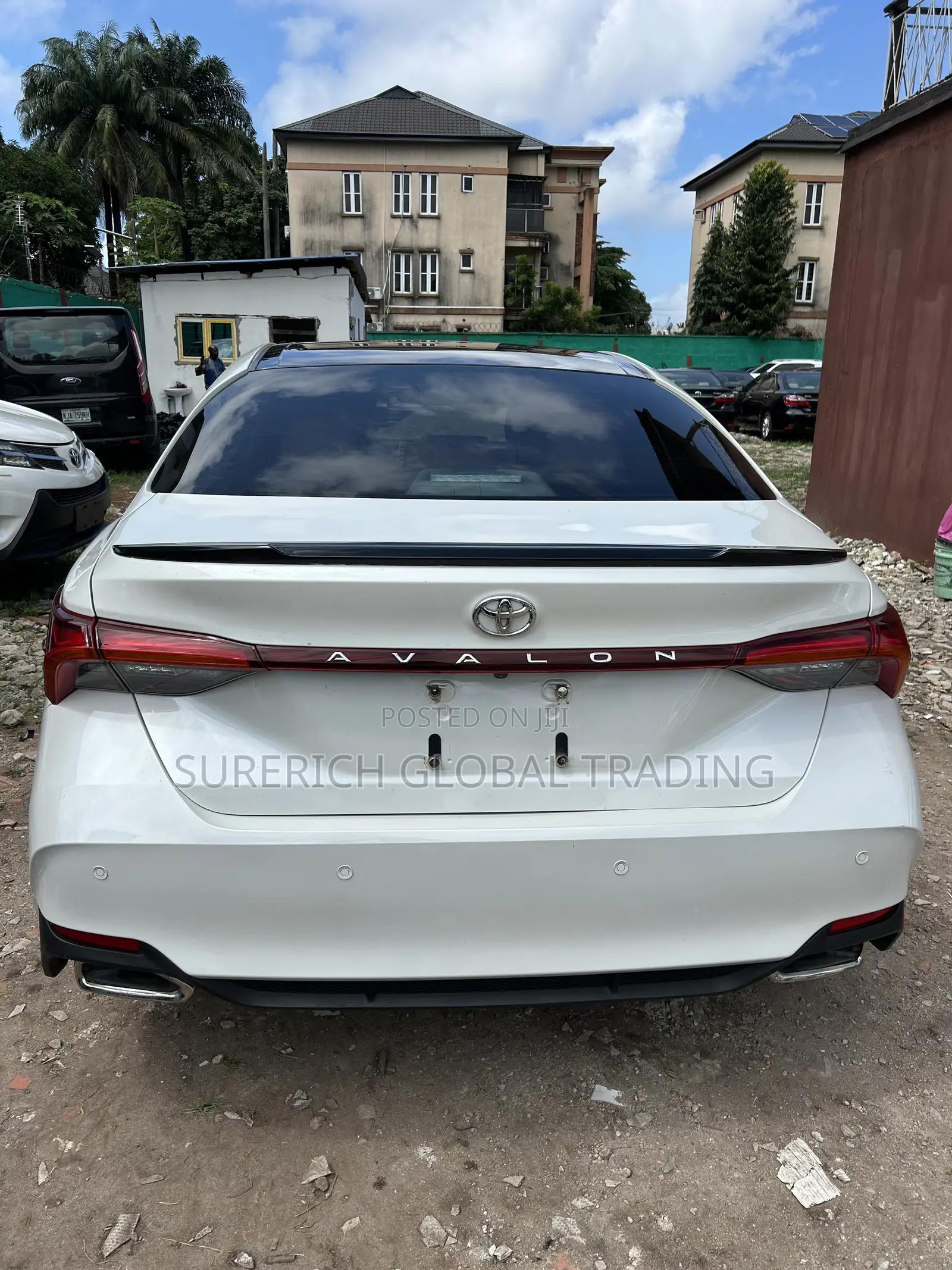 Toyota Avalon 2021 White