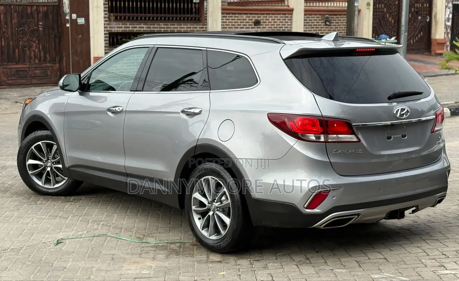 Hyundai Santa Fe Limited Ultimate AWD 2017 Silver