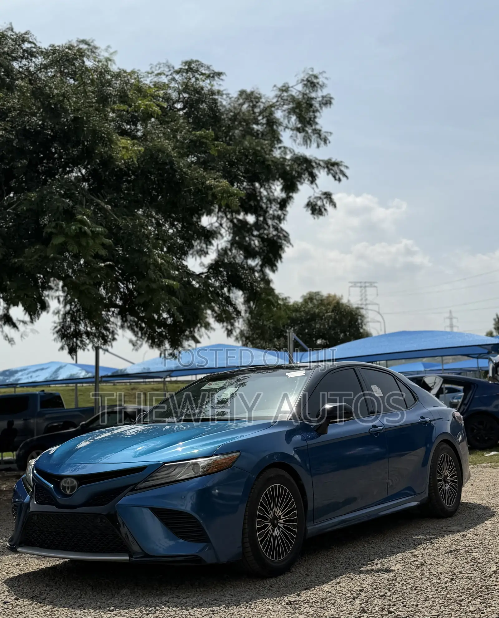 Toyota Camry SE FWD (2.5L 4cyl 8AM) 2018 Blue