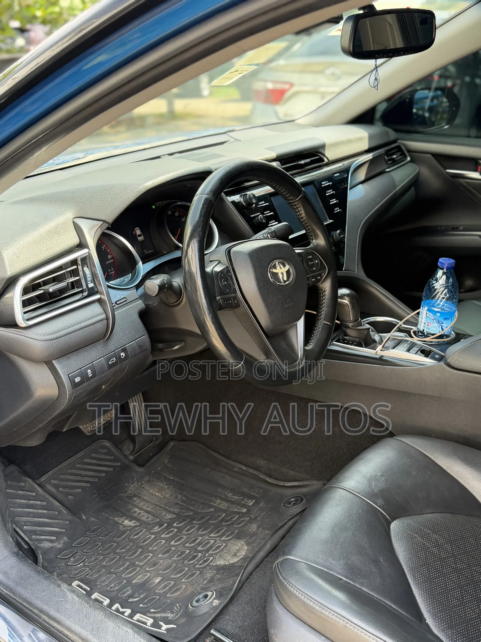 Toyota Camry SE FWD (2.5L 4cyl 8AM) 2018 Blue