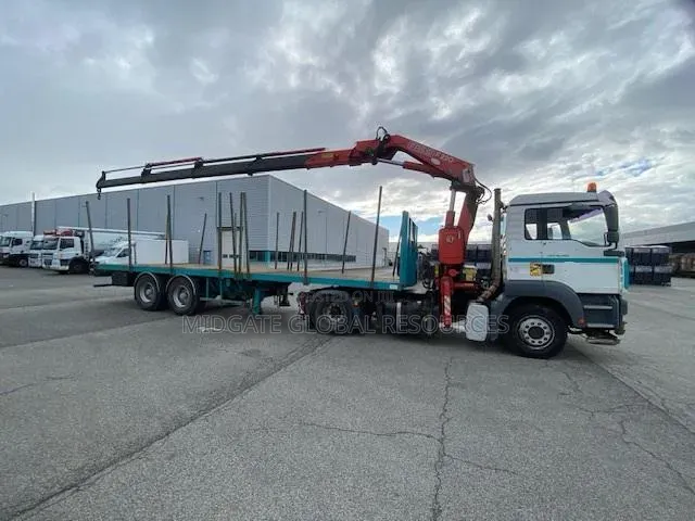 Long Platform Truck (HIAB) for Rental