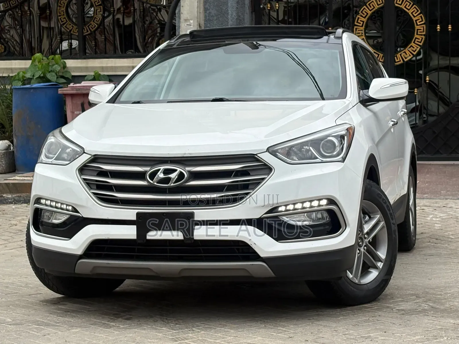 Hyundai Santa Fe SE AWD 2017 White