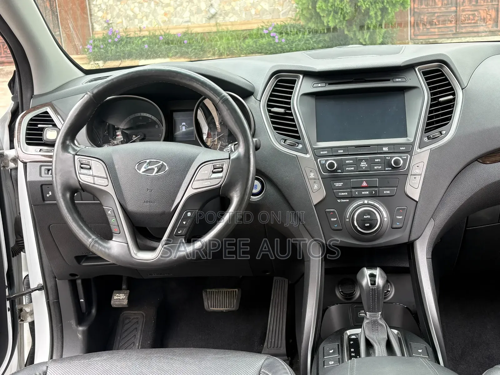Hyundai Santa Fe SE AWD 2017 White