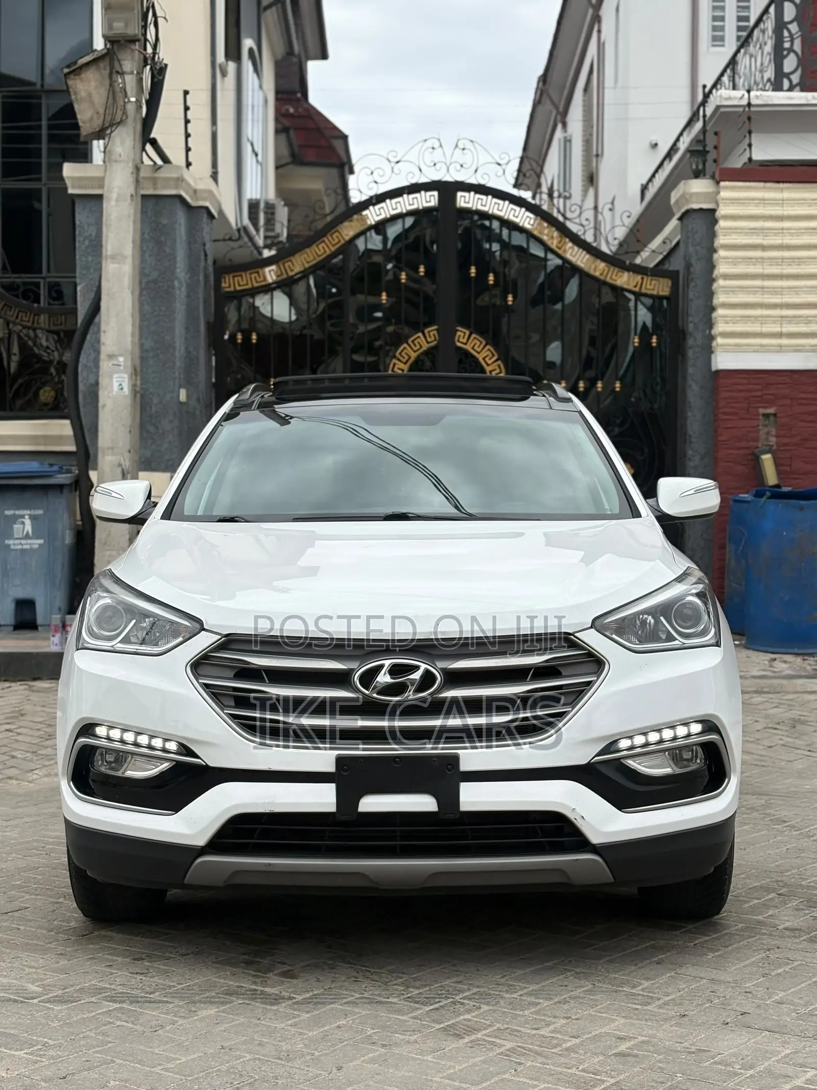 Hyundai Santa Fe SE AWD 2017 White