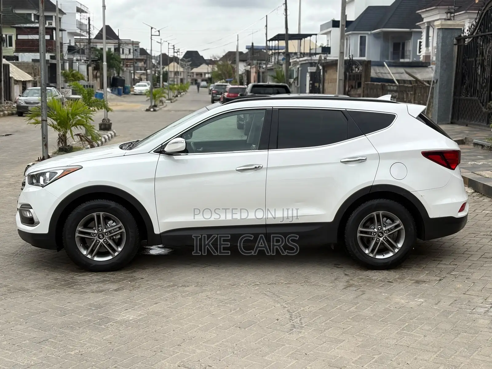 Hyundai Santa Fe SE AWD 2017 White