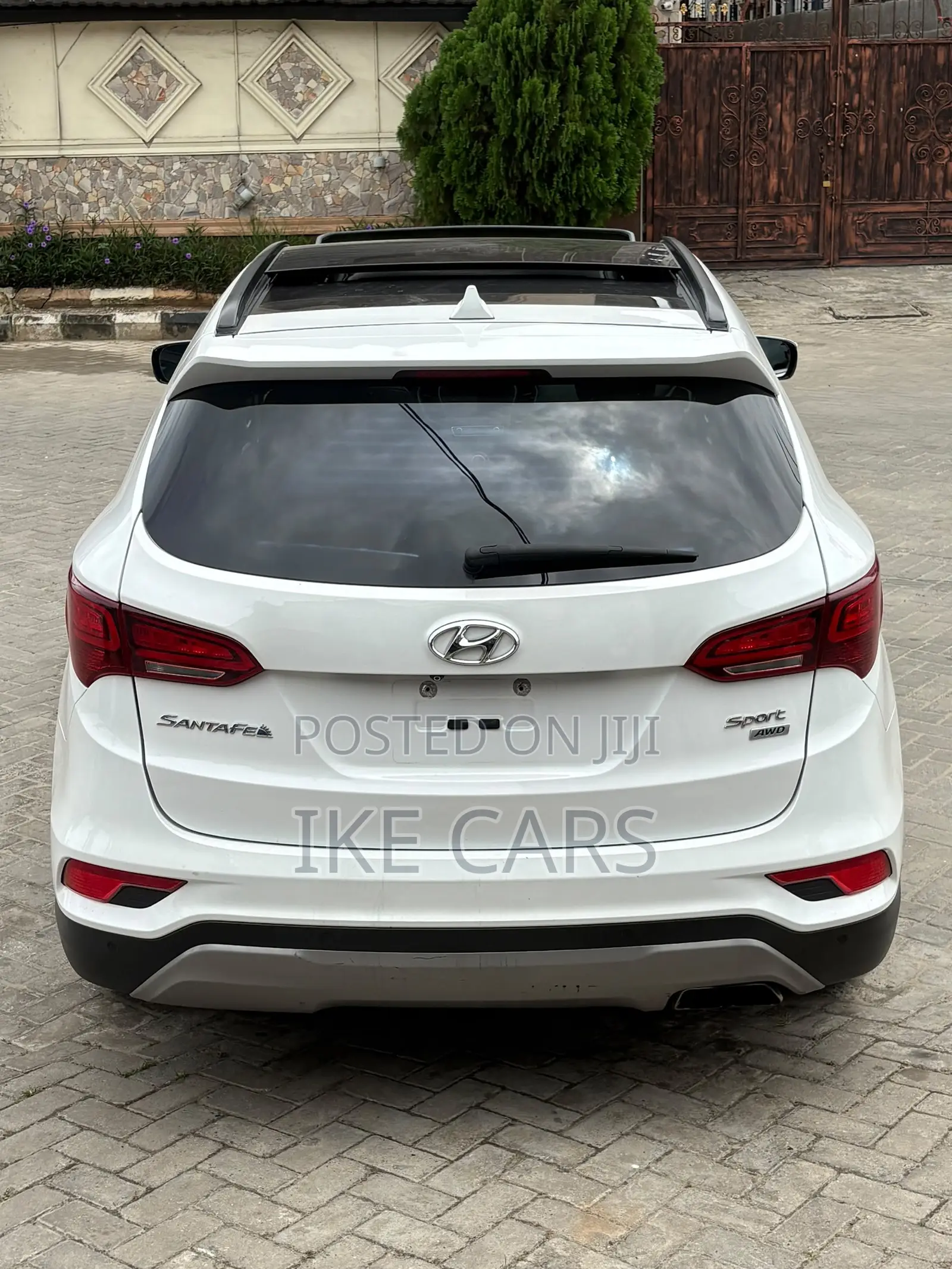Hyundai Santa Fe SE AWD 2017 White