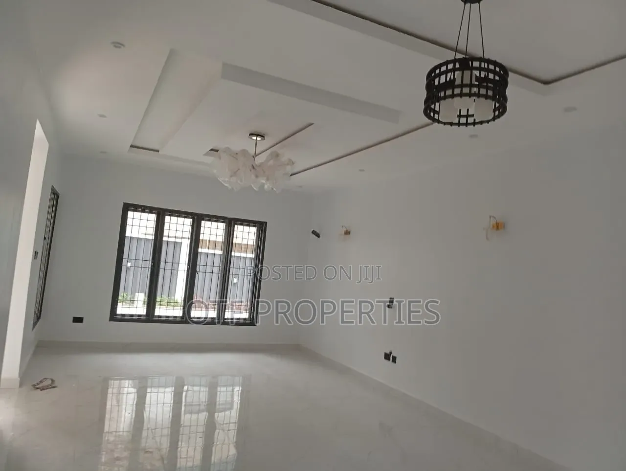 4bdrm Duplex in Jahi Gilmore for sale