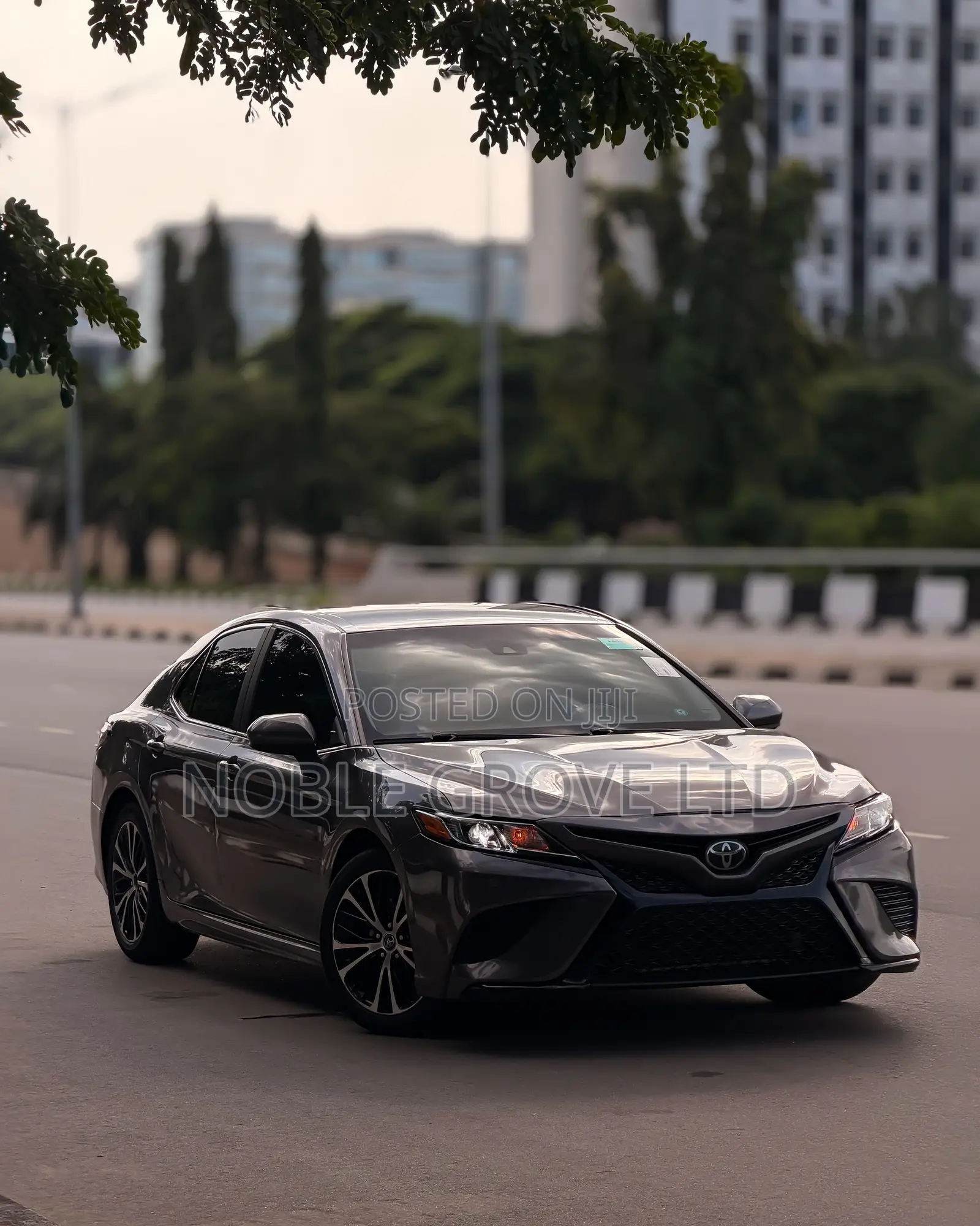 Toyota Camry SE FWD (2.5L 4cyl 8AM) 2018 Brown