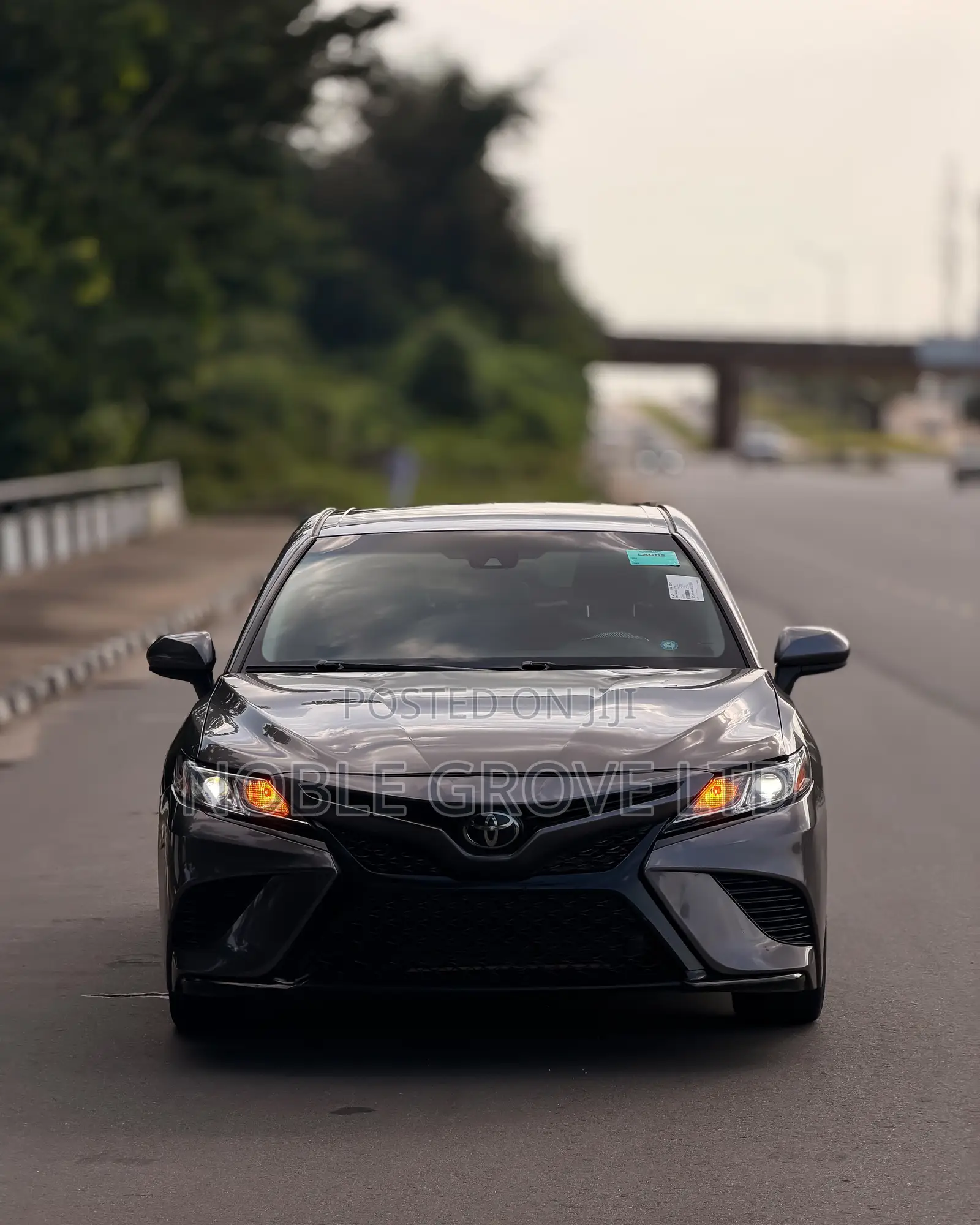 Toyota Camry SE FWD (2.5L 4cyl 8AM) 2018 Brown