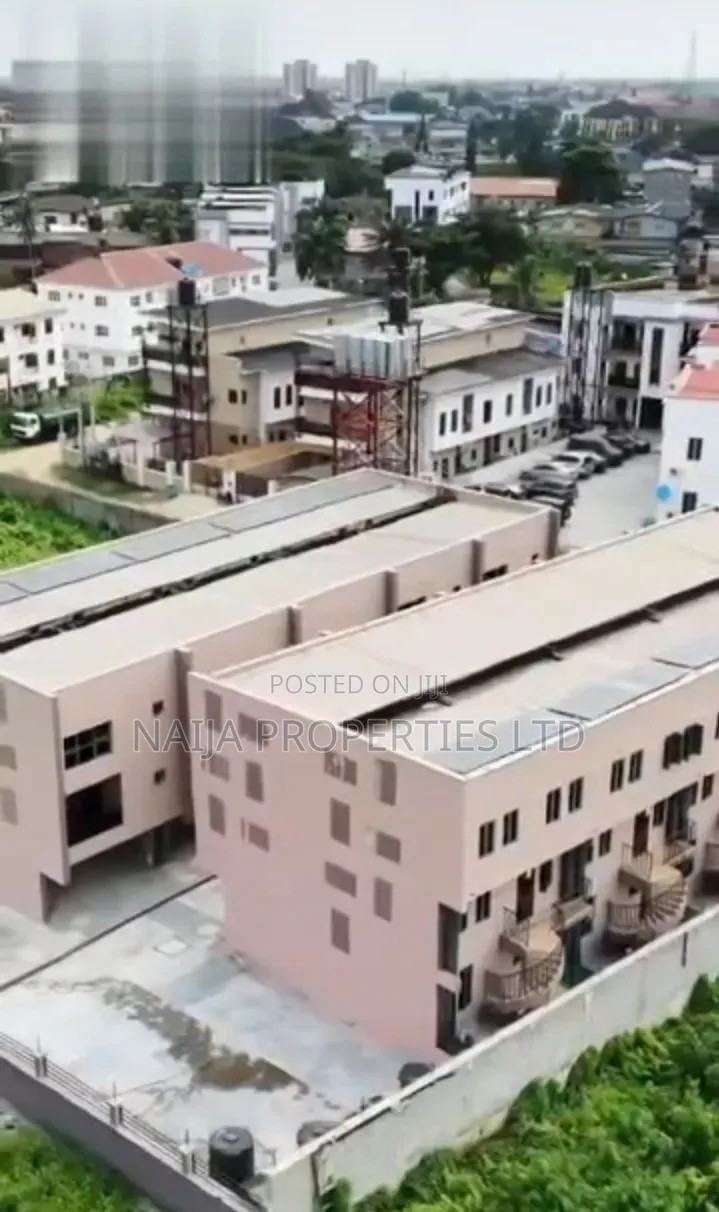 4bdrm Townhouse/Terrace in Alaka for sale