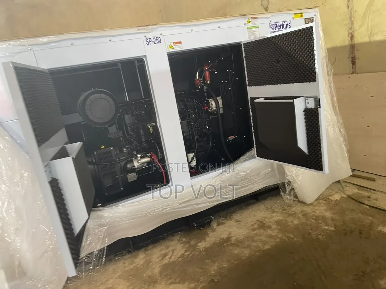 250KVA Diesel Generator With Soundproof Canopy