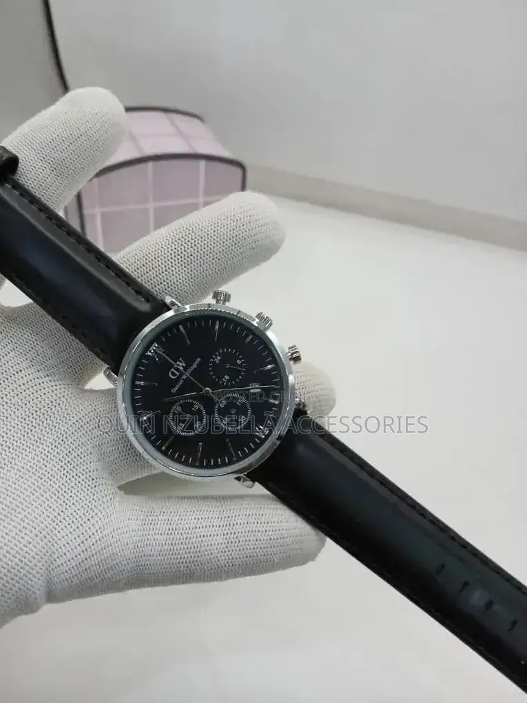 Unisex Luxury Leather Wristwatch -Black Silver