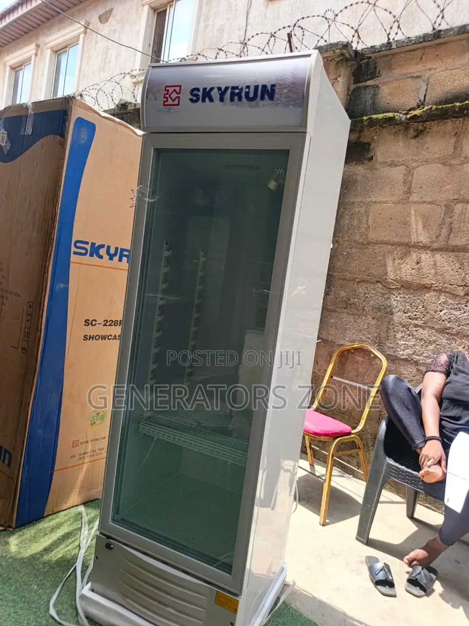 Skyrun SC-228FN Retail Beverage Chiller 228L
