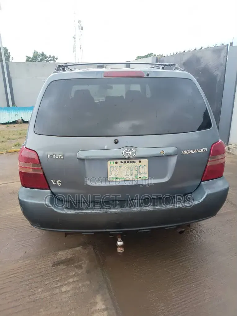 Toyota Highlander 2004 Gray