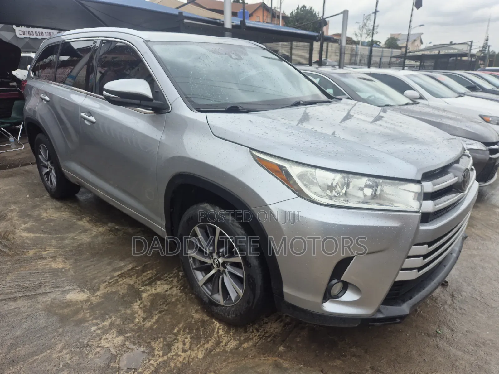 Toyota Highlander XLE 4x4 V6 (3.5L 6cyl 8A) 2018 Beige