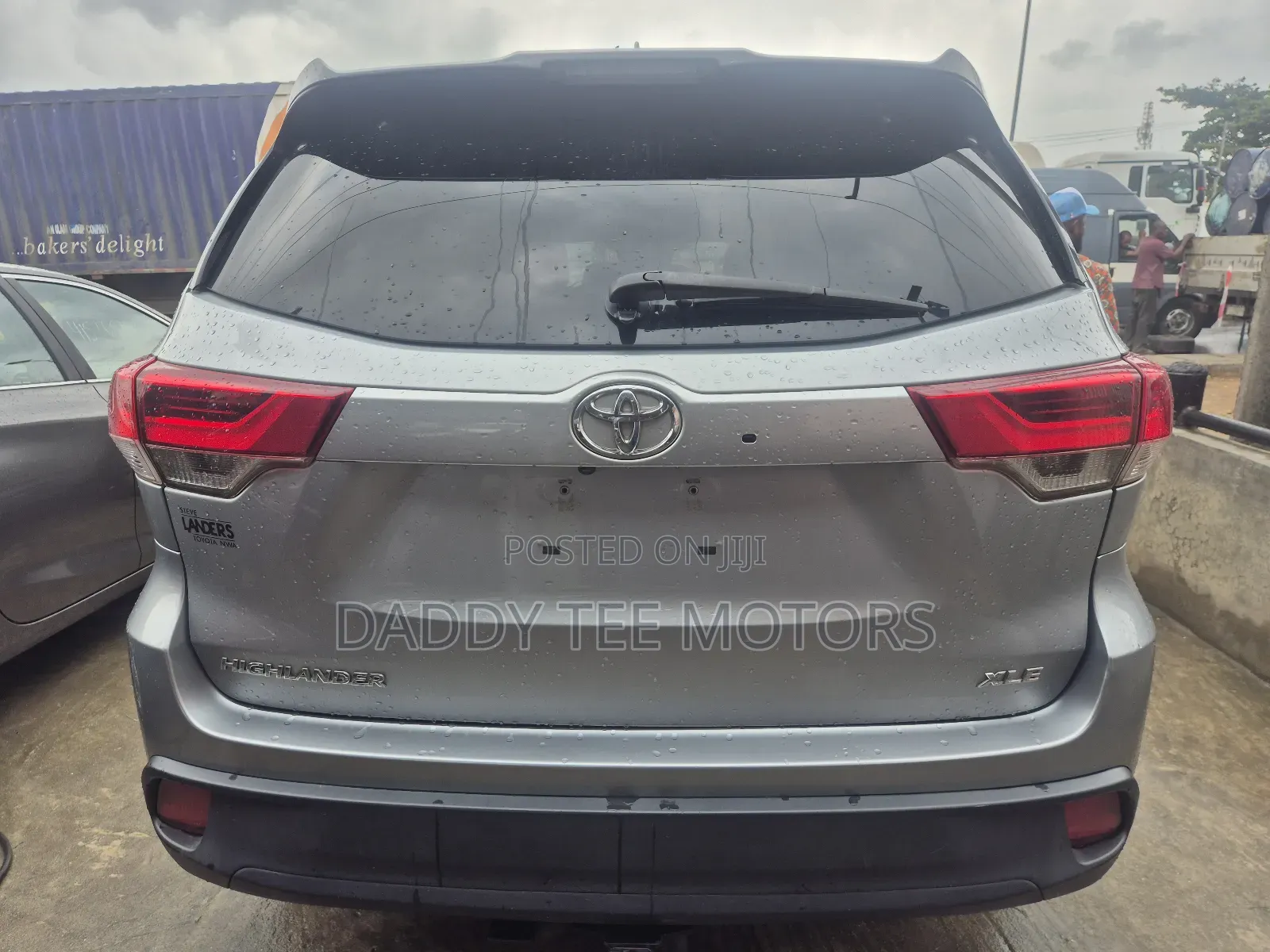 Toyota Highlander XLE 4x4 V6 (3.5L 6cyl 8A) 2018 Beige