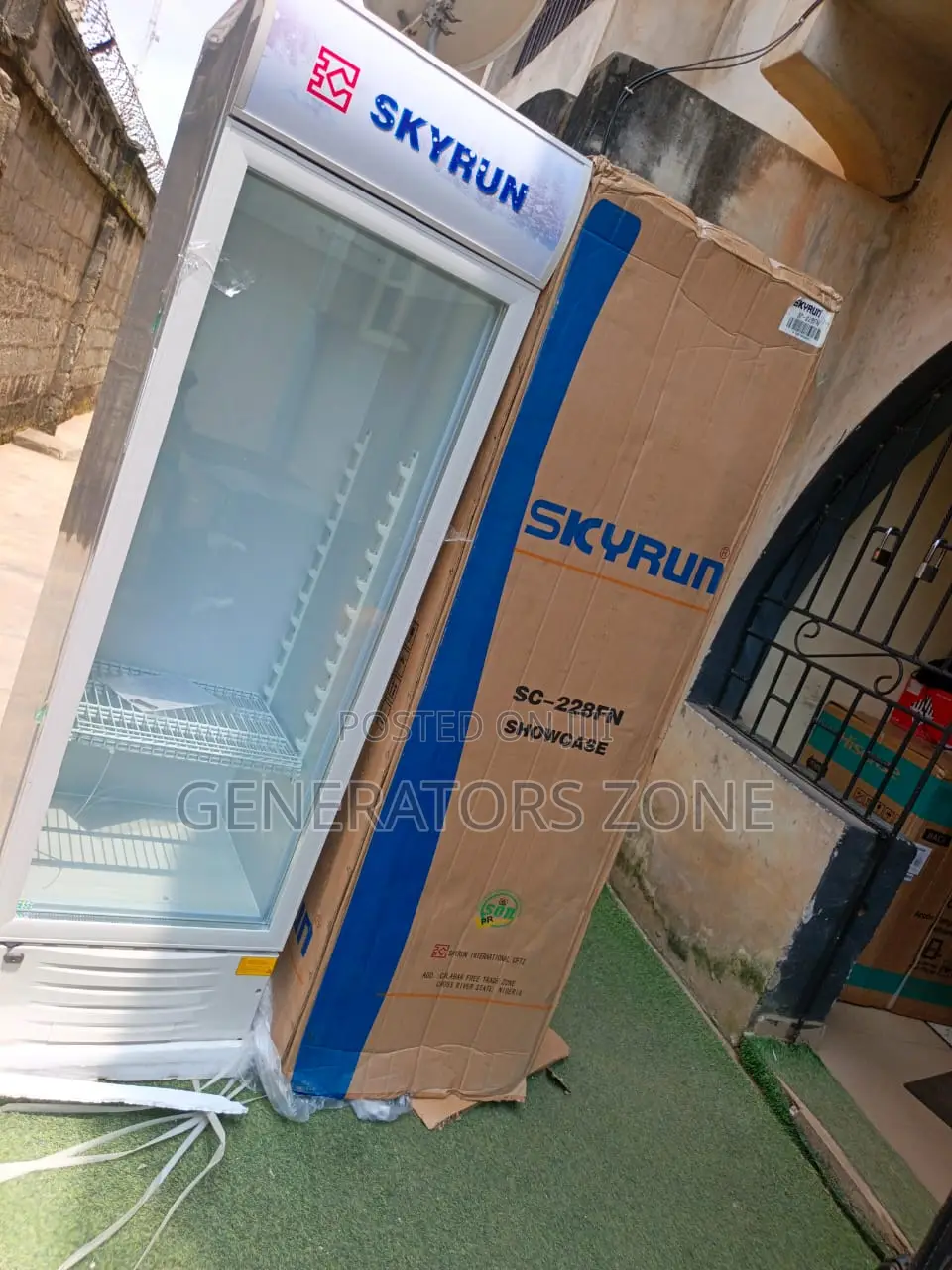 Skyrun SC-228FN Café Display Refrigerator