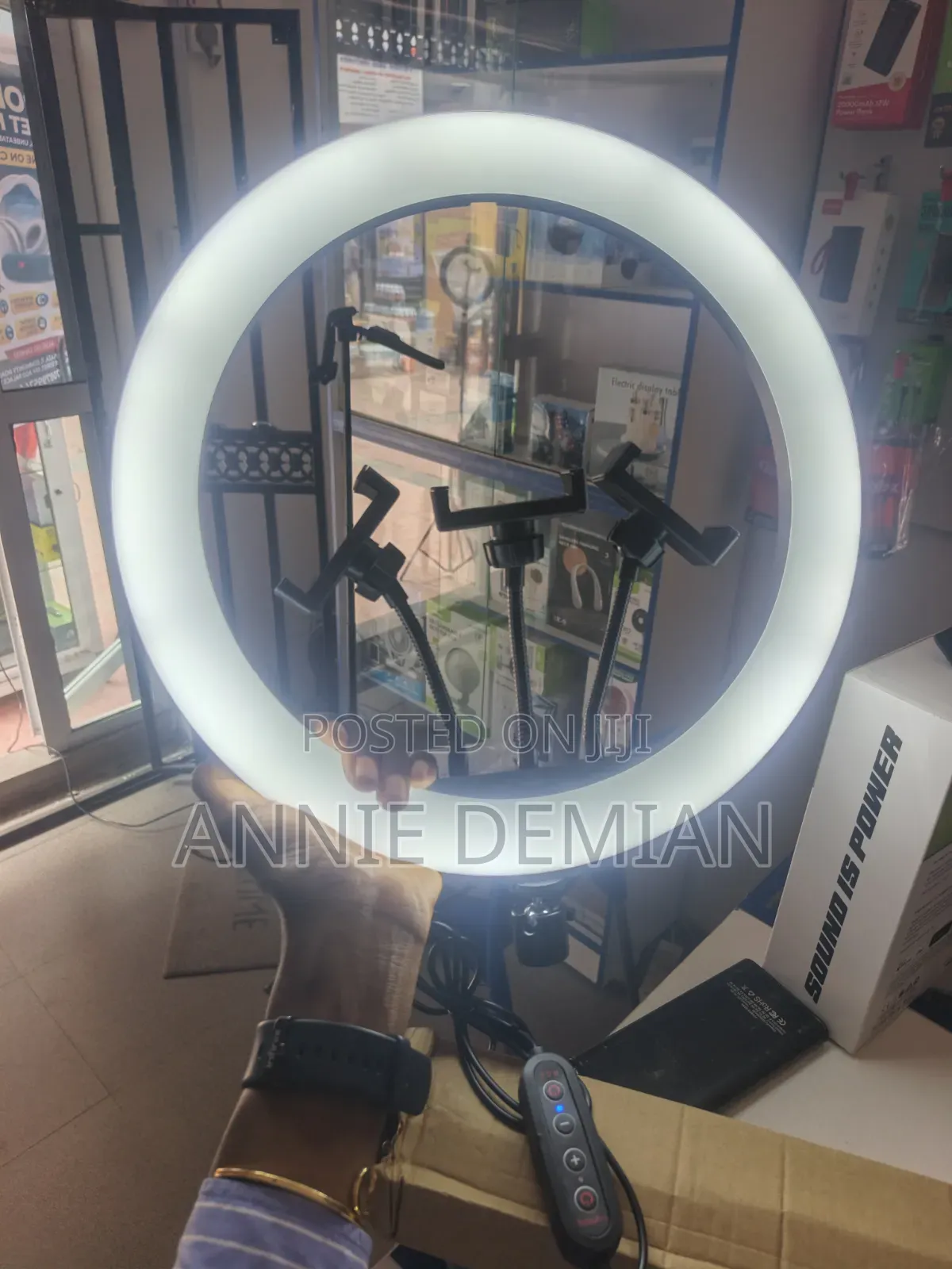 RGB Ringlight With 3 Phoneholder