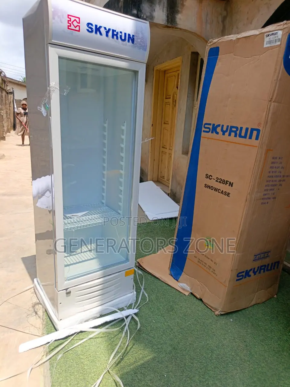 Skyrun SC-228FN 228L Upright Glass Chiller