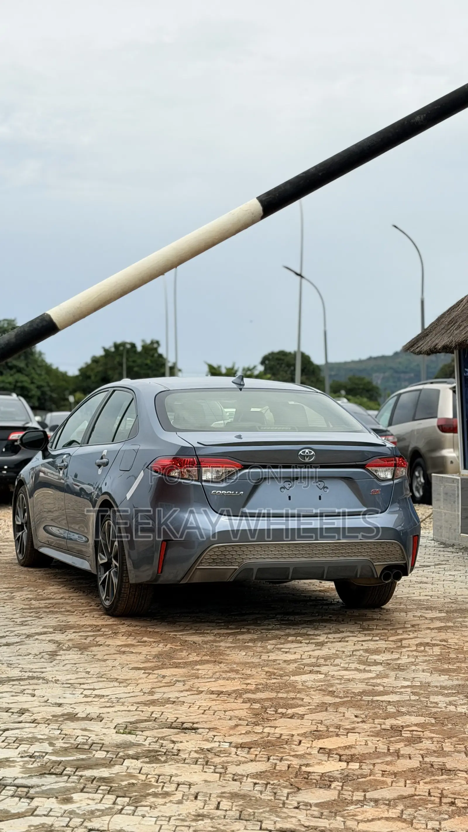 Toyota Corolla SE (1.8L 4cyl 6M) 2019 Gray