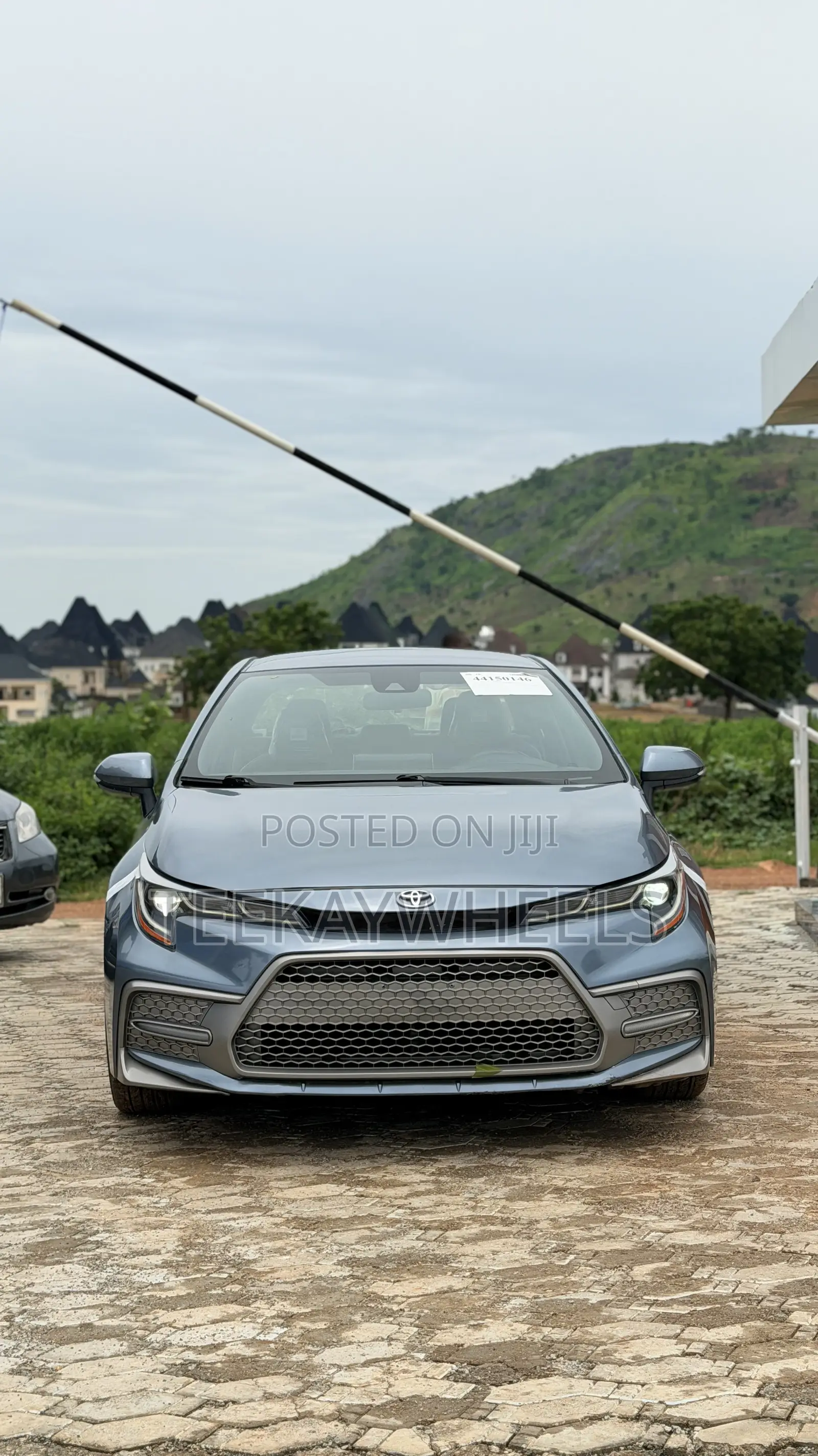 Toyota Corolla SE (1.8L 4cyl 6M) 2019 Gray