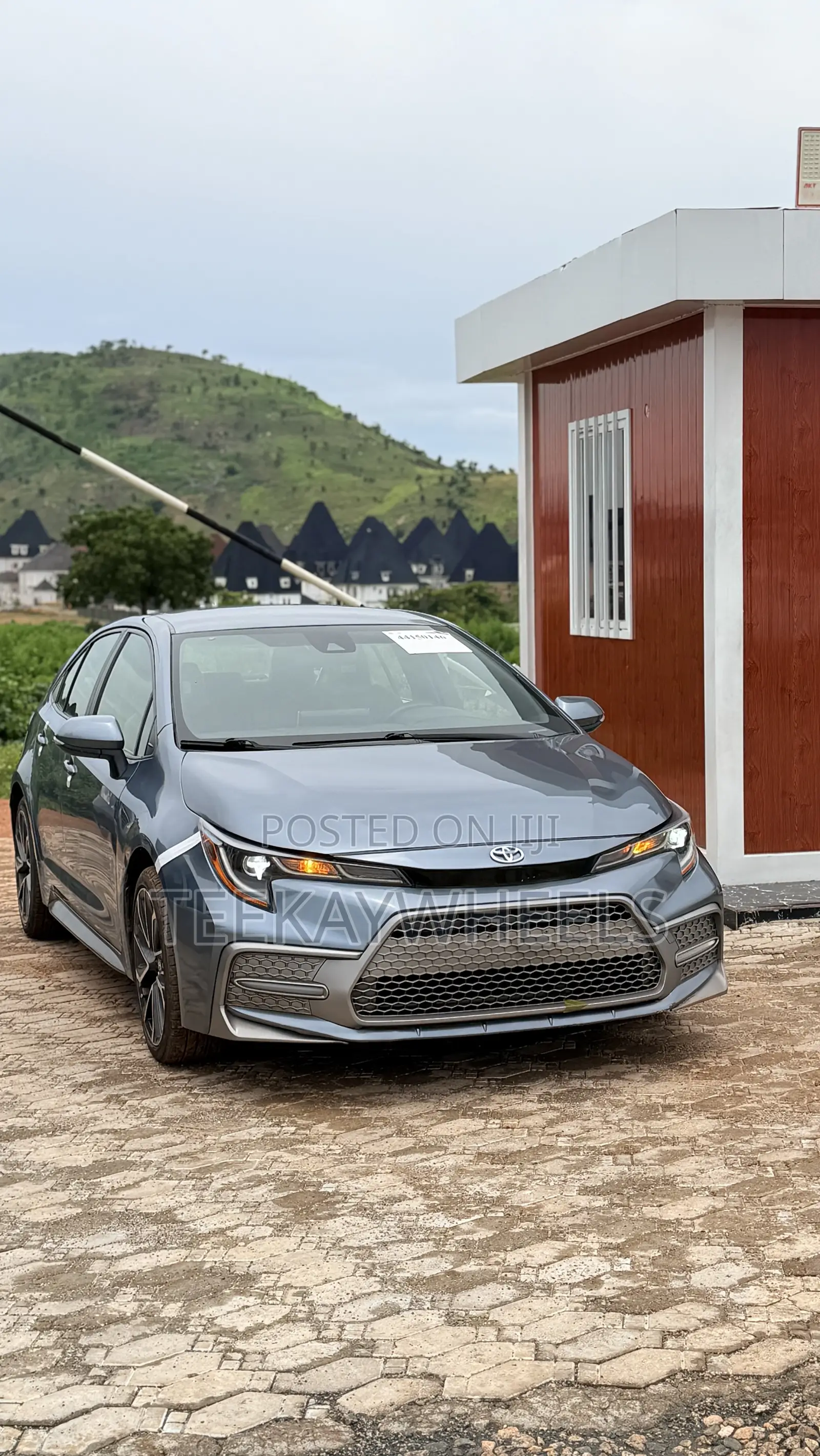 Toyota Corolla SE (1.8L 4cyl 6M) 2019 Gray