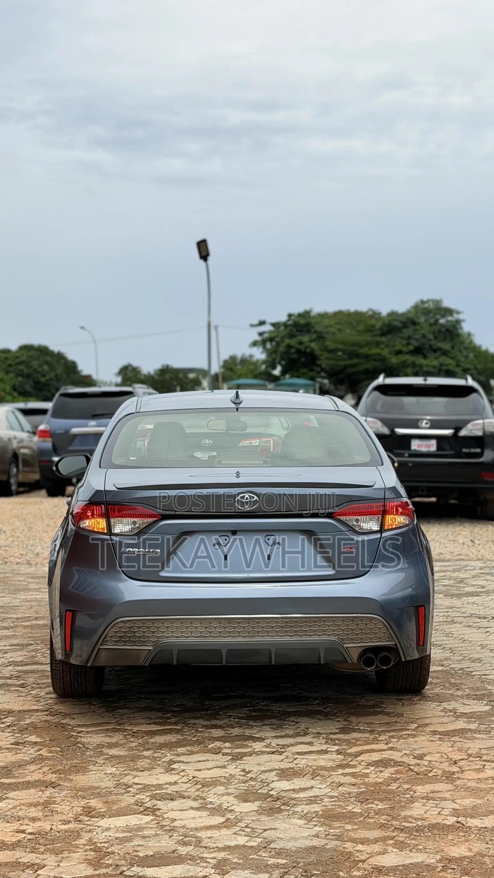 Toyota Corolla SE (1.8L 4cyl 6M) 2019 Gray